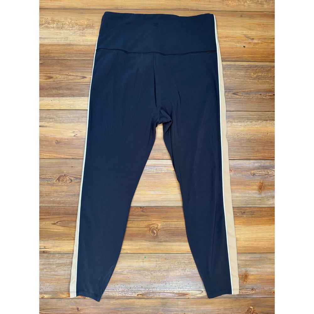 All in Motion Everyday Soft High Rise 7/8 Leggings Black Tan Stripe Large - Picture 2 of 6